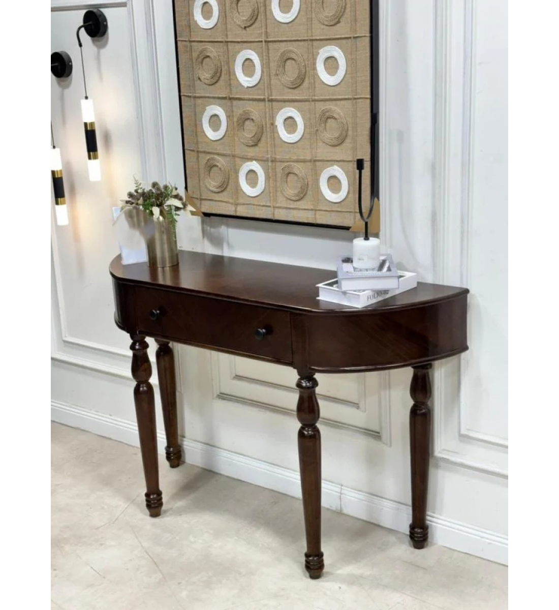 طاولة كونسول خشبية   – توازن مثالي بين العملية والأناقة الكلاسيكية (منتج تفصيل )