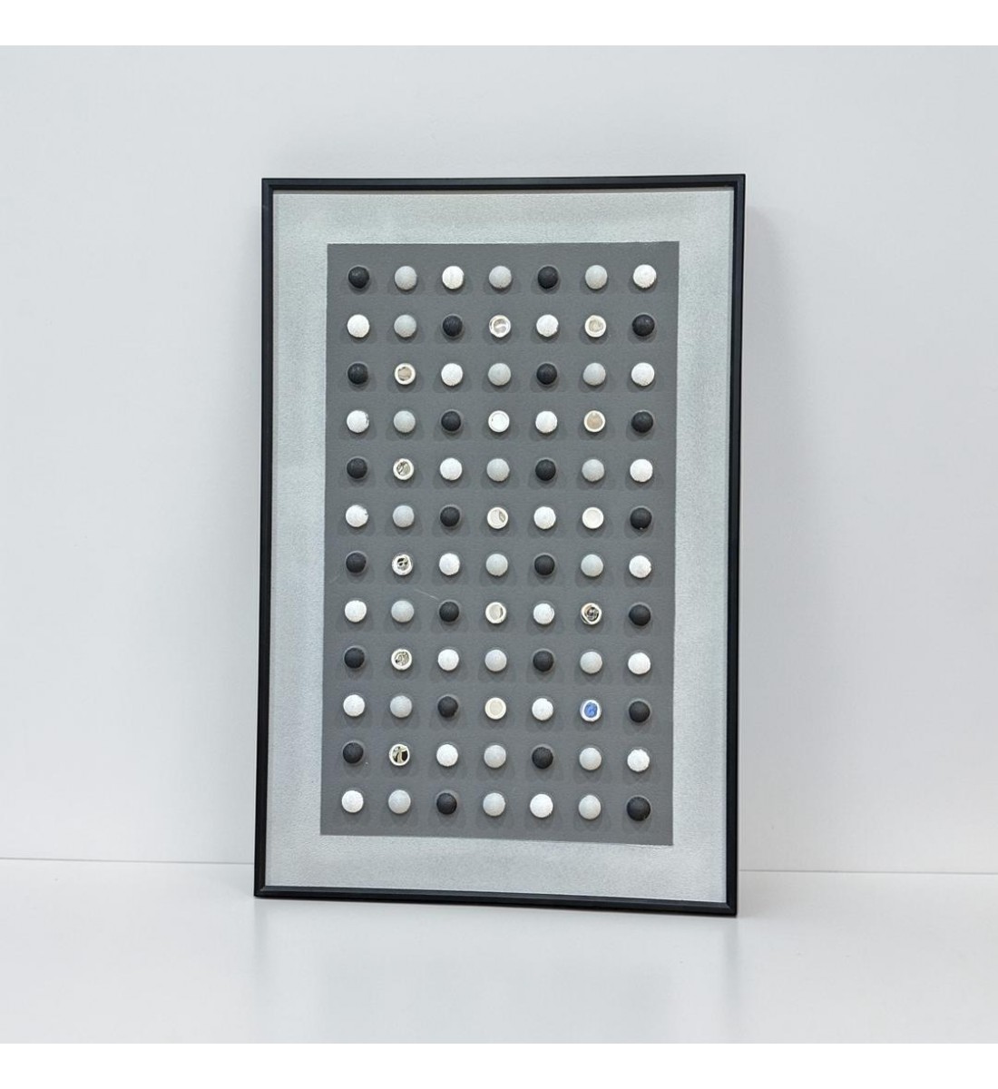 لوحة اطار اسود قماش منقط بارز تصميم انيق  120×80سم 