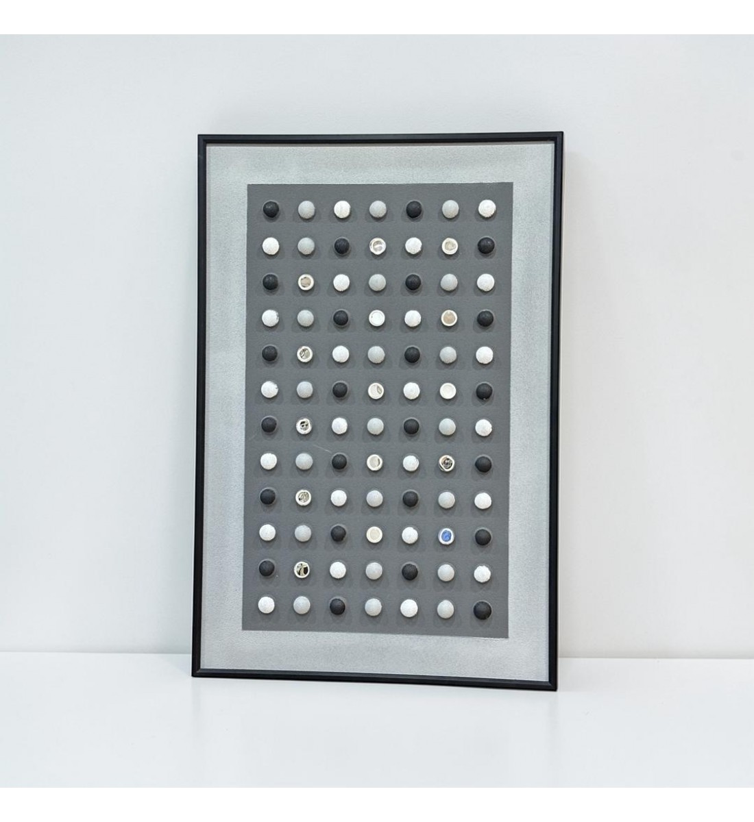 لوحة اطار اسود قماش منقط بارز تصميم انيق  120×80سم 