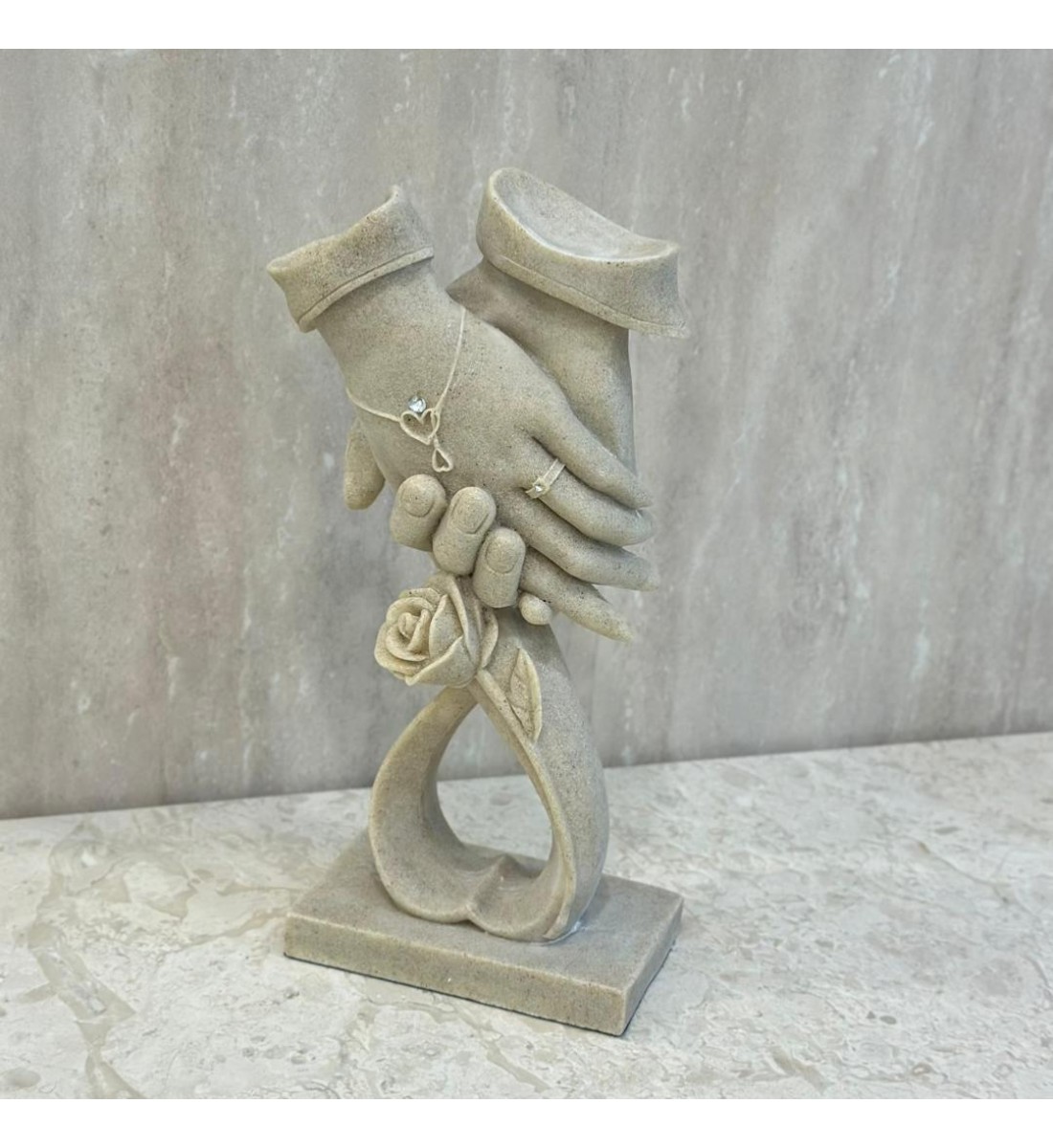 تحفة سيراميك بيج 26×12×7سم 