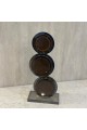 قطعة ديكور عصرية بتصميم أنيق وفريد، تتكوّن من ثلاث كرات متراصة بلمسة 32×15×8سم 