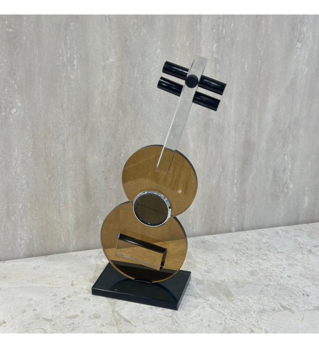 قطعة ديكور فنية بتصميم مبتكر مستوحى من آلة العود، 34×12×8سم 