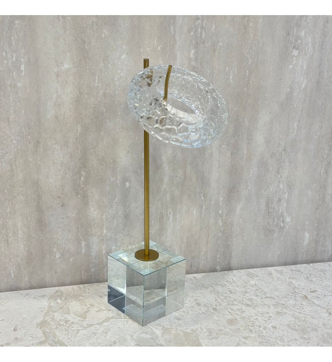 قطعة ديكور فنية بتصميم عصري أنيق تجمع بين البساطة والرقي،31×7×7سم 