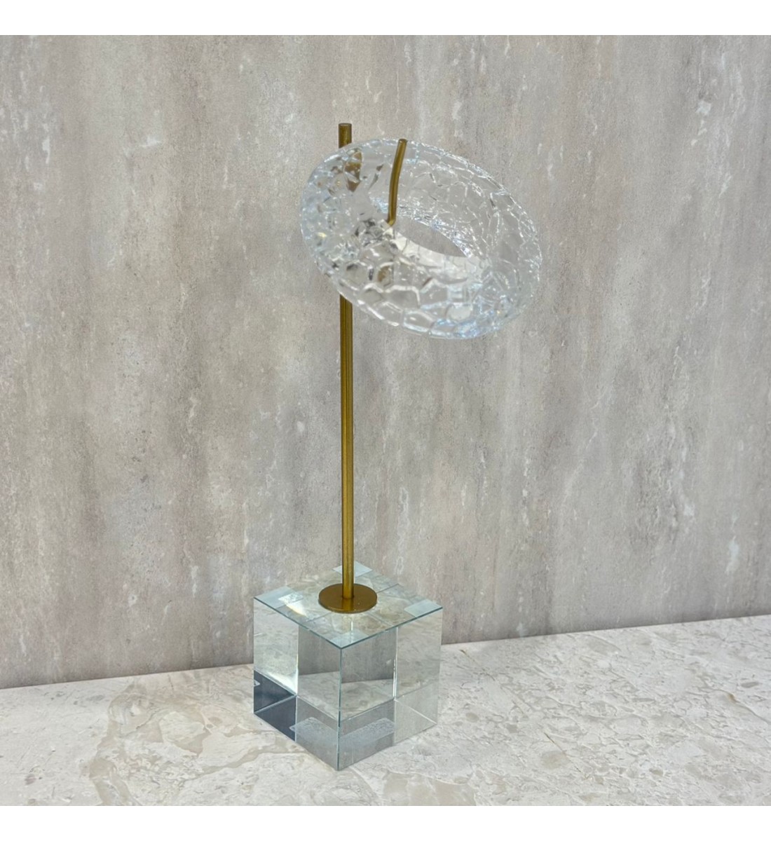 قطعة ديكور فنية بتصميم عصري أنيق تجمع بين البساطة والرقي،31×7×7سم 