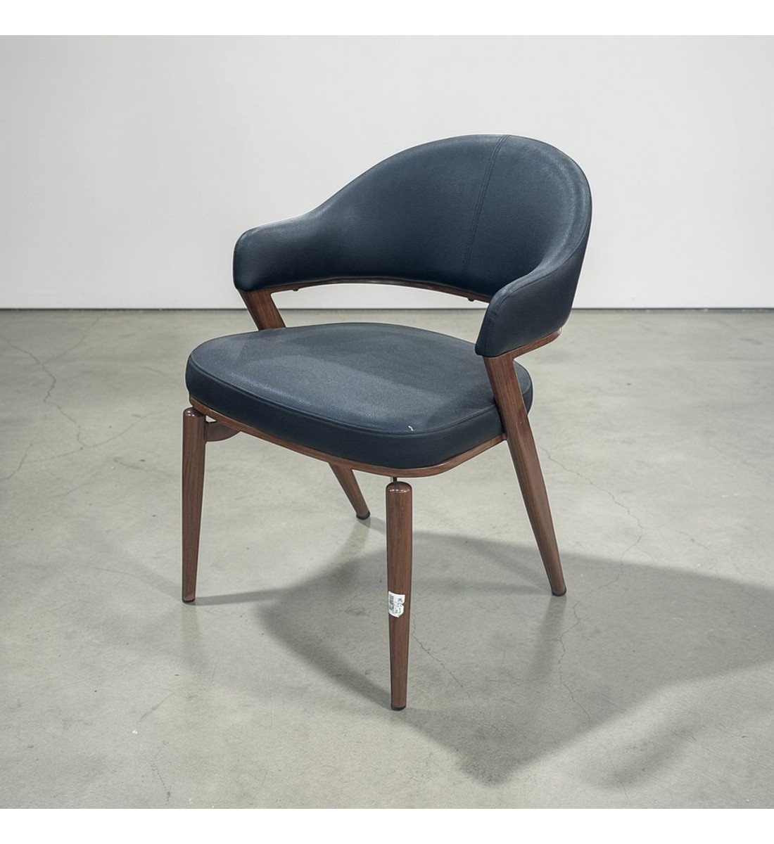 كرسي جلد 52×50×76سم 