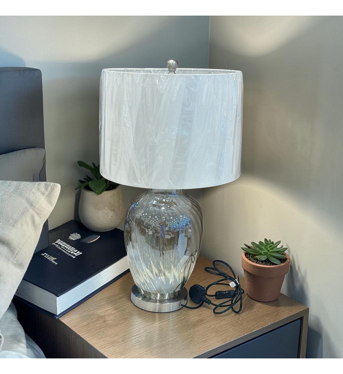 مصباح طاولة زجاج - أنثوني- 66×35×35سم 