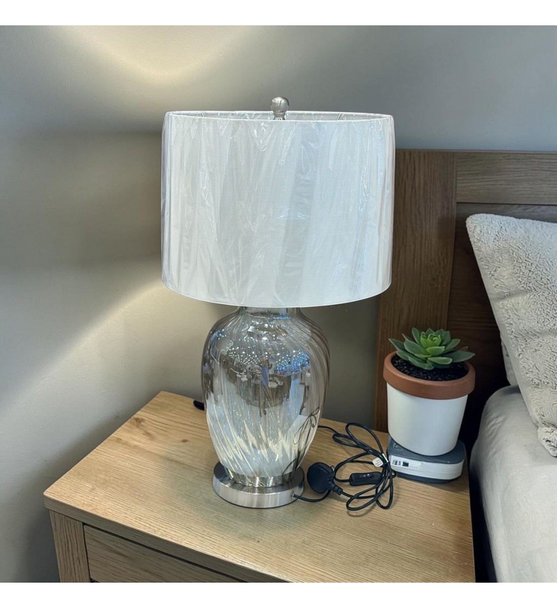 مصباح طاولة زجاج - أنثوني- 66×35×35سم 