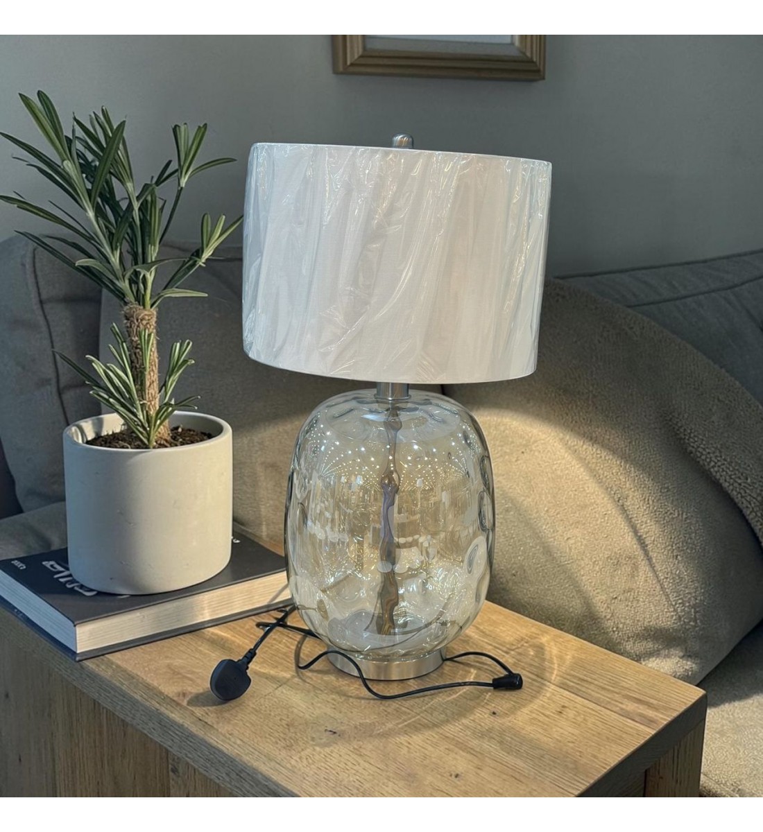 مصباح طاولة زجاج - أنثوني- 70×38×38سم 