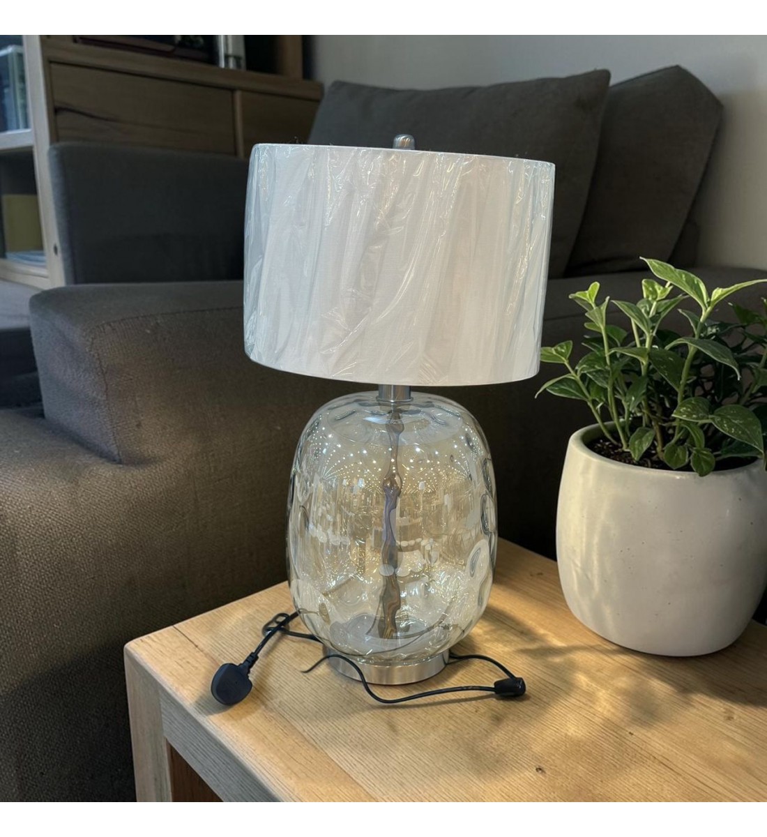 مصباح طاولة زجاج - أنثوني- 70×38×38سم 