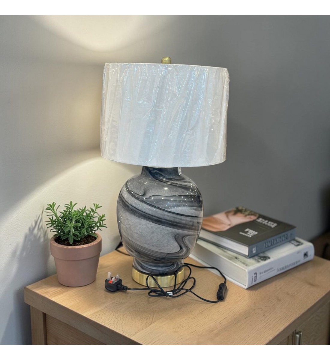 مصباح طاولة زجاج - أنثوني-67×36×36سم 