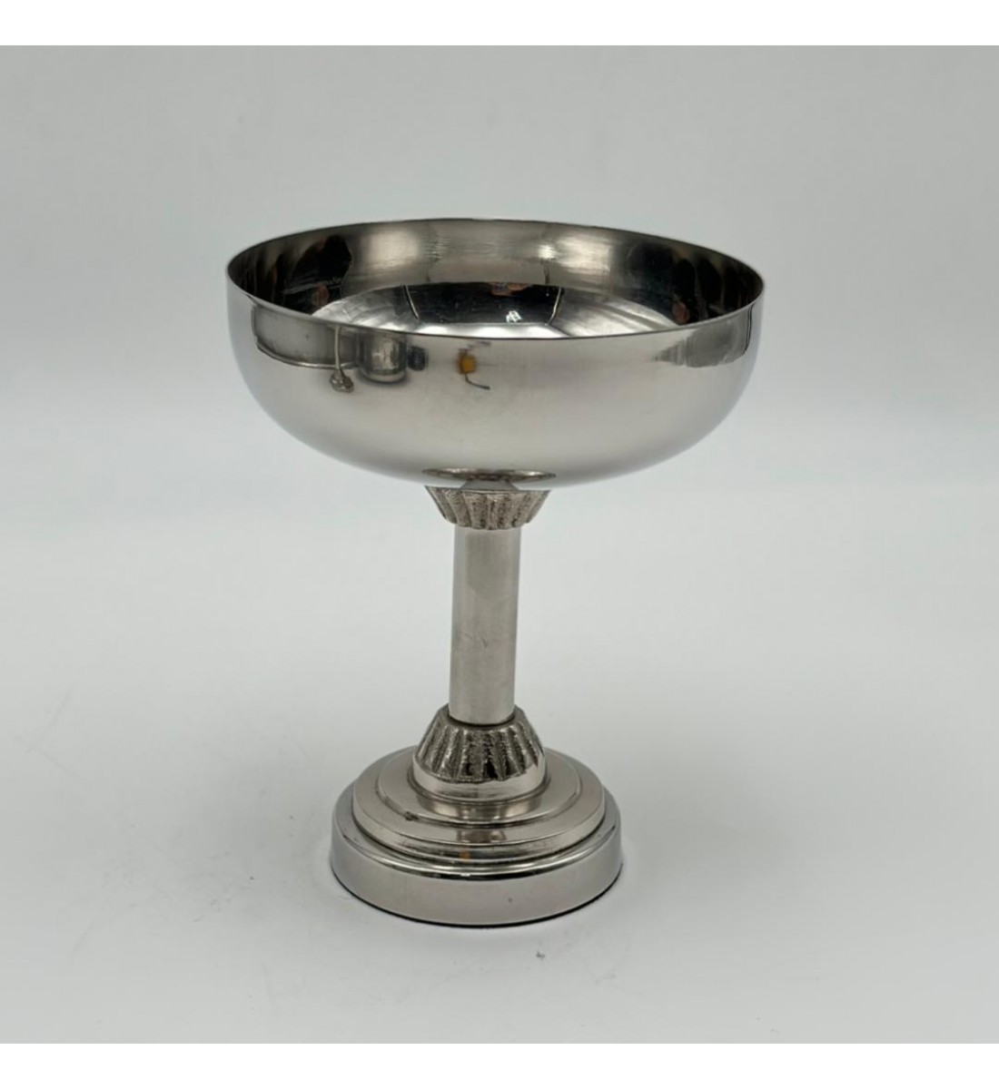 صحن تقديم معدنية فاخرة – تصميم أنيق وعصري15×12×12سم 