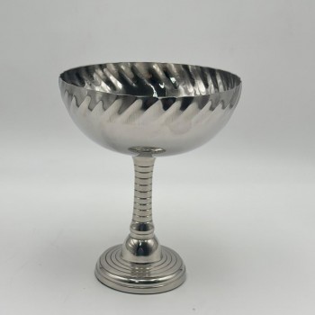 صحن تقديم معدنية فاخرة – تصميم أنيق وعصري16×16×17سم 