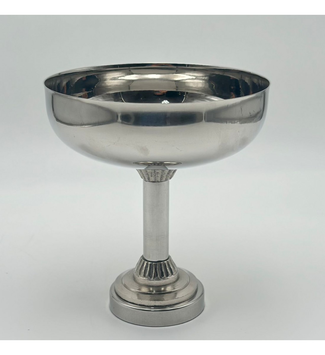 صحن تقديم معدنية فاخرة – تصميم أنيق وعصري16×16×17سم 