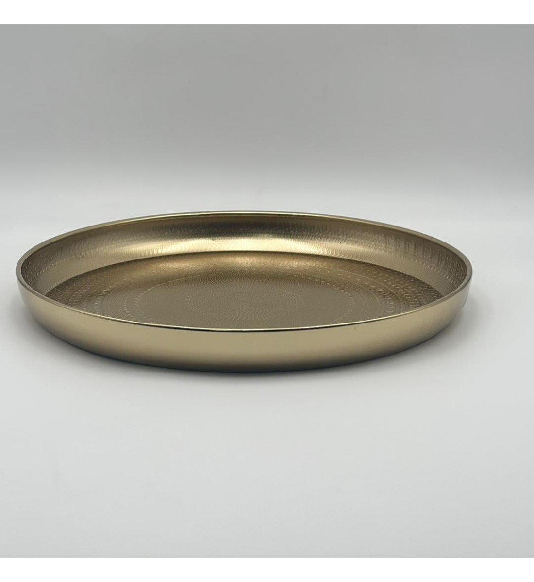 صحن تقديم معدنية فاخرة – تصميم أنيق وعصري 34×34×4سم 