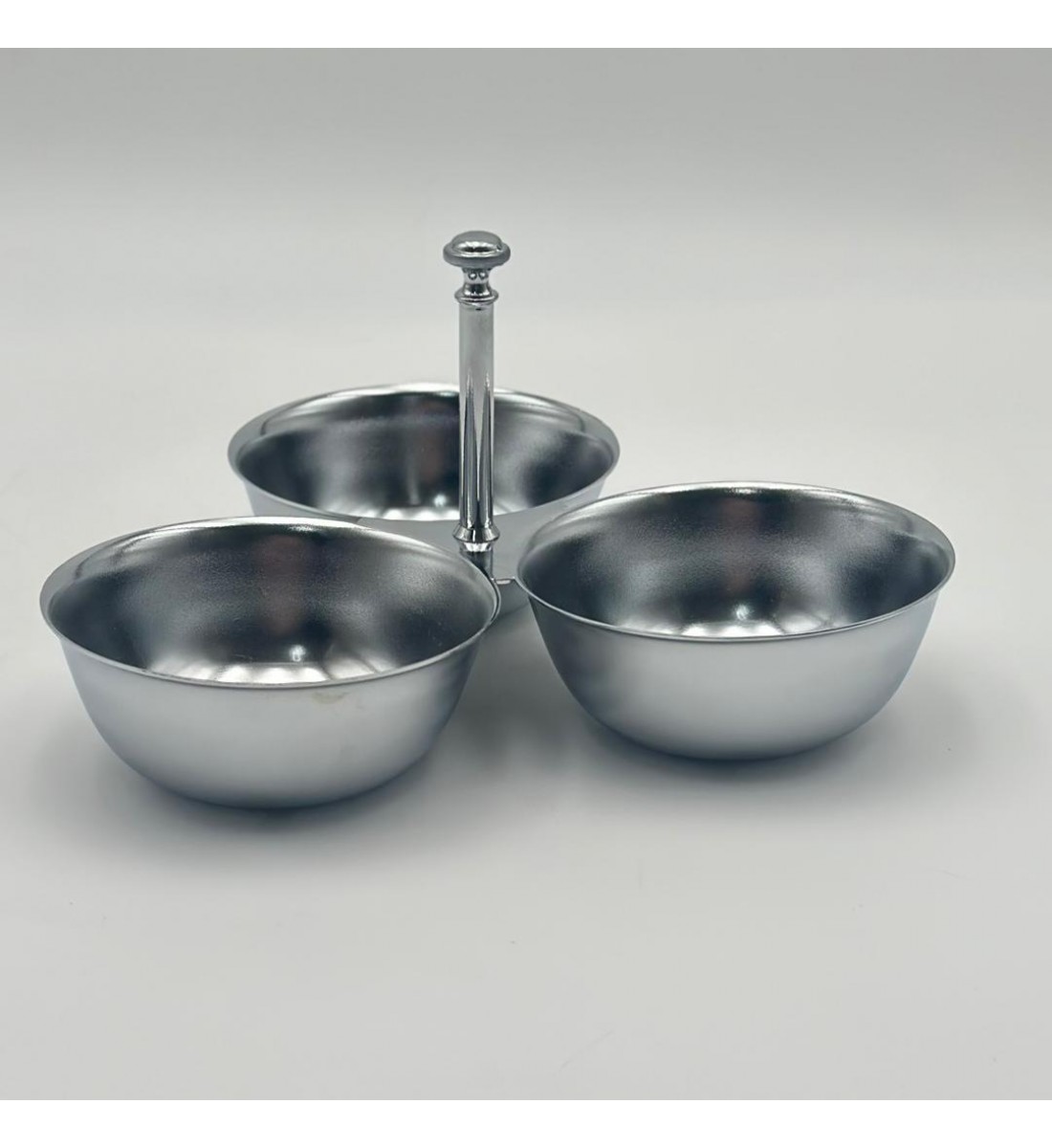 صحن تقديم معدنية فاخرة – تصميم أنيق وعصري 20×20×12سم صحن تقديم معدنية فاخرة – تصميم أنيق وعصري 20×20×12سم