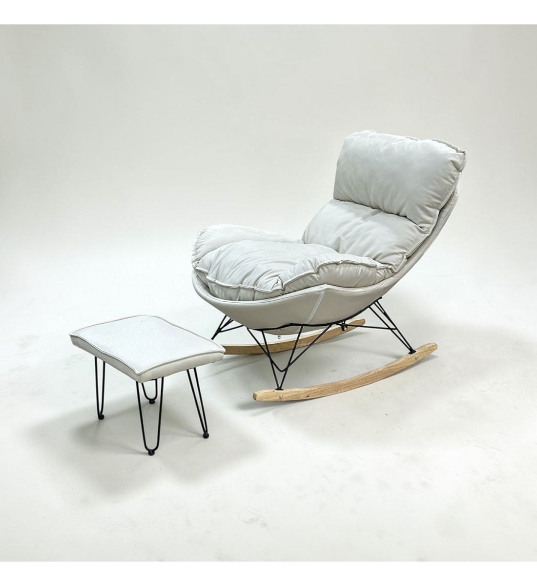 كرسي هزاز مع طاوله بتصميم مميز وعصرى