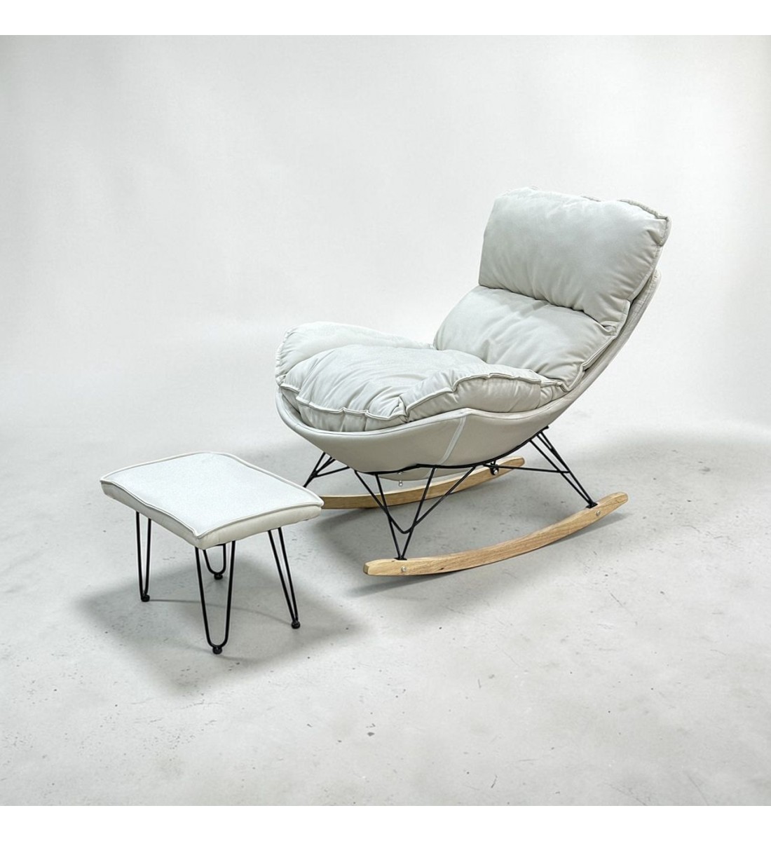 كرسي هزاز مع طاوله بتصميم مميز وعصرى