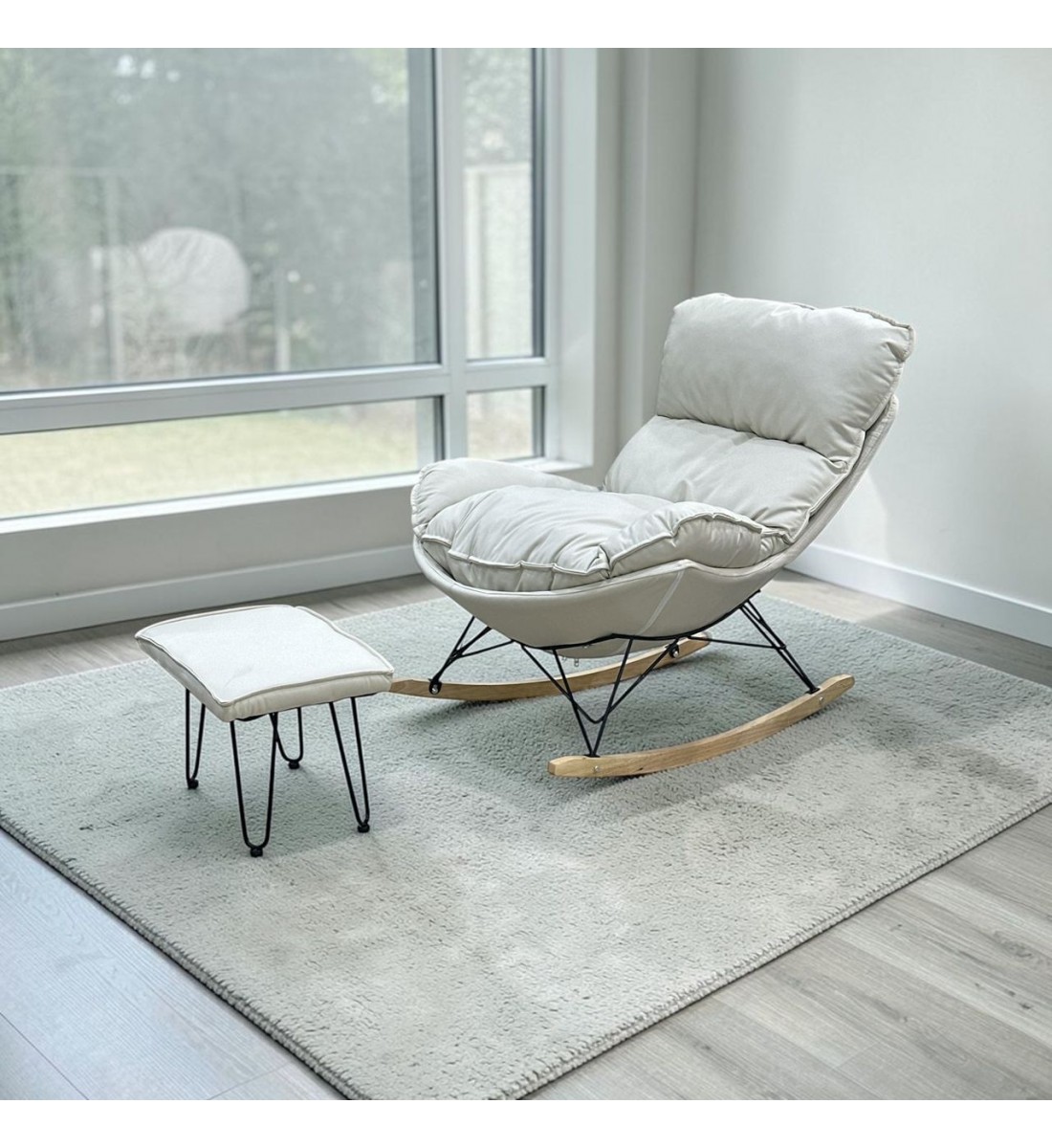 كرسي هزاز مع طاوله بتصميم مميز وعصرى رصاصي 