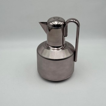 ترمس أنيق بتصميم عصري يجمع بين البساطة والفخامة، مصنوع من هيكل معدني1لتر 