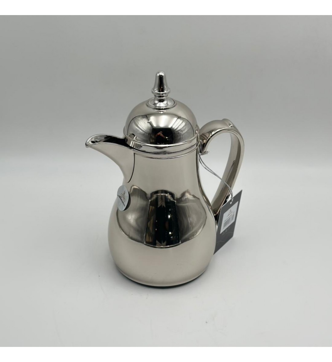 ترمس أنيق بتصميم عصري يجمع بين البساطة والفخامة، مصنوع من هيكل معدني350مل