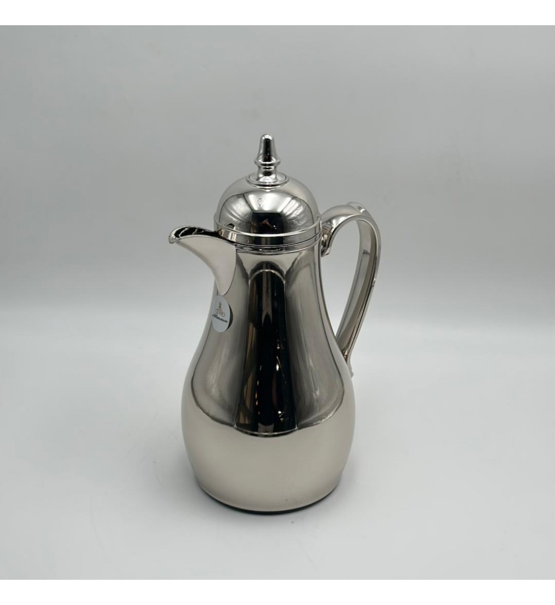 ترمس أنيق بتصميم عصري يجمع بين البساطة والفخامة، مصنوع من هيكل معدني1لتر 