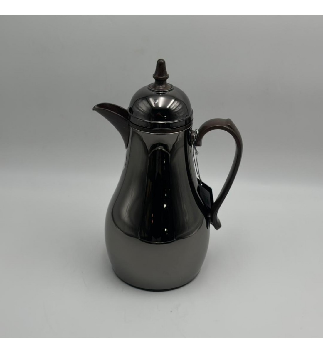 ترمس أنيق بتصميم عصري يجمع بين البساطة والفخامة، مصنوع من هيكل معدني1لتر 