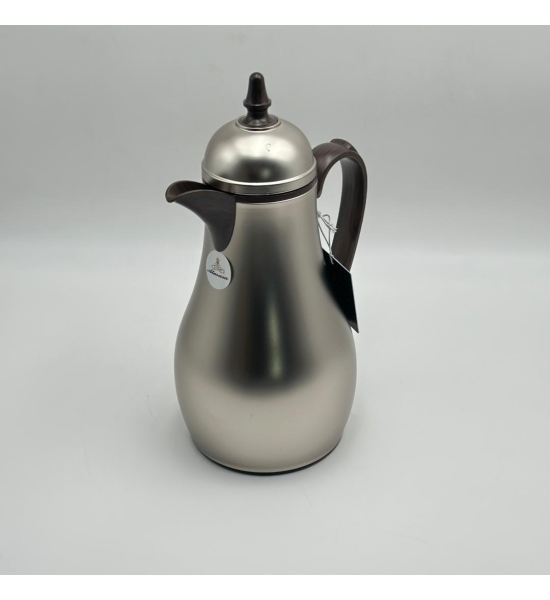 ترمس أنيق بتصميم عصري يجمع بين البساطة والفخامة، مصنوع من هيكل معدني1لتر 