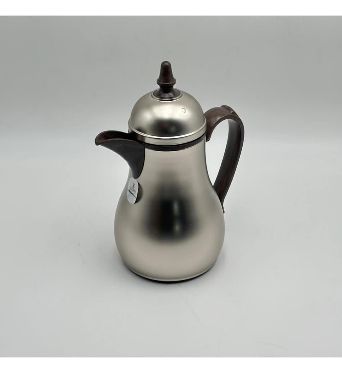 ترمس أنيق بتصميم عصري يجمع بين البساطة والفخامة، مصنوع من هيكل معدني350لتر 