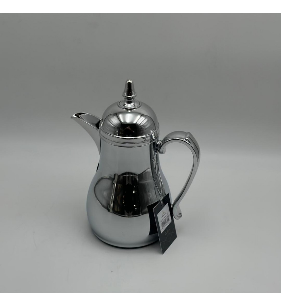 ترمس أنيق بتصميم عصري يجمع بين البساطة والفخامة، مصنوع من هيكل معدني350لتر 