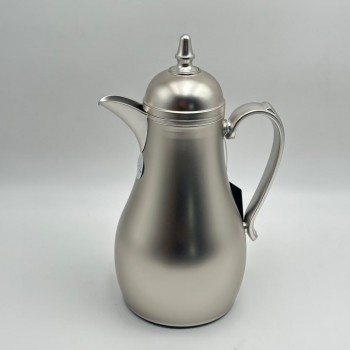 ترمس أنيق بتصميم عصري يجمع بين البساطة والفخامة، مصنوع من هيكل معدني1لتر 