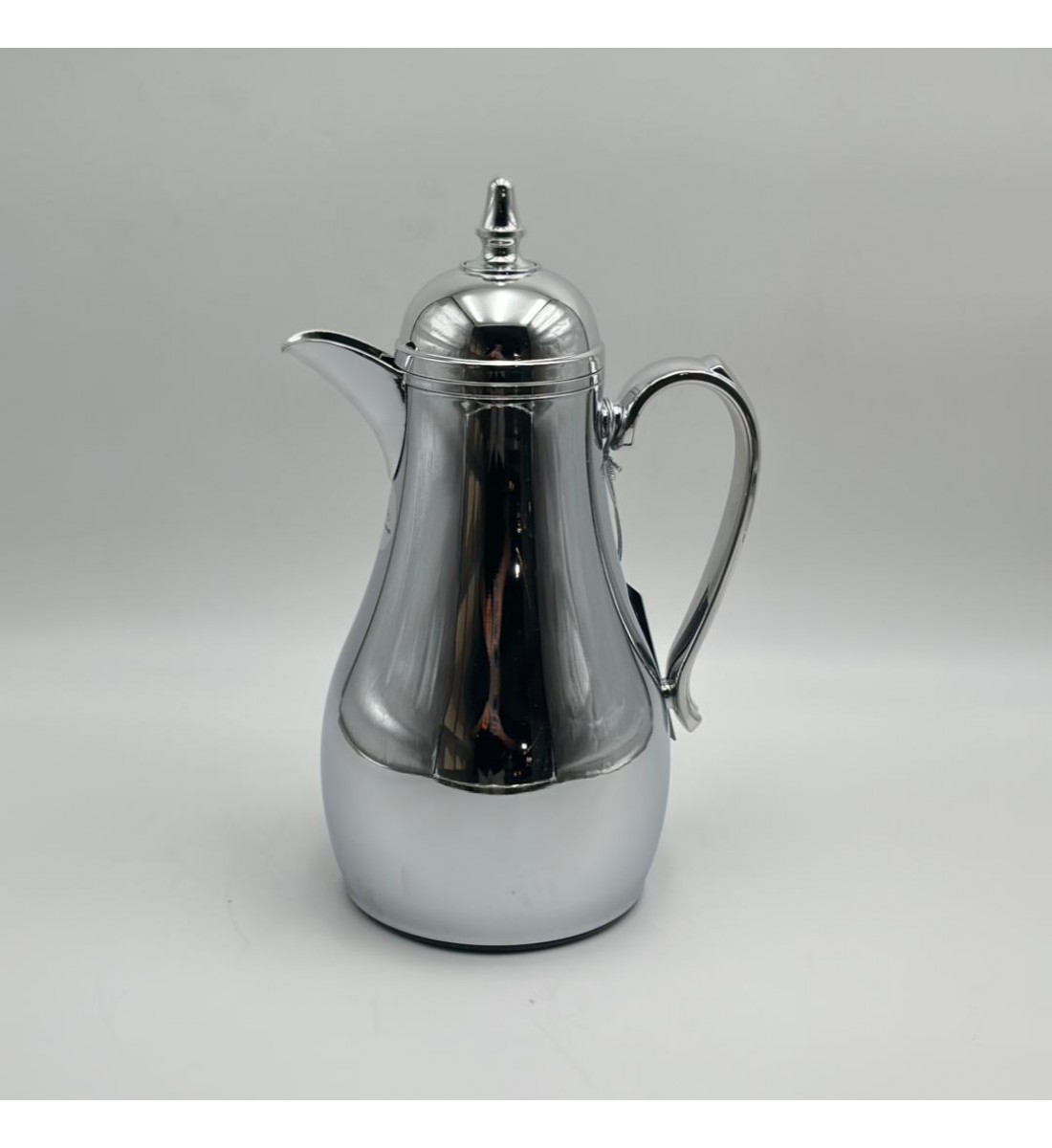 ترمس أنيق بتصميم عصري يجمع بين البساطة والفخامة، مصنوع من هيكل معدني1لتر 