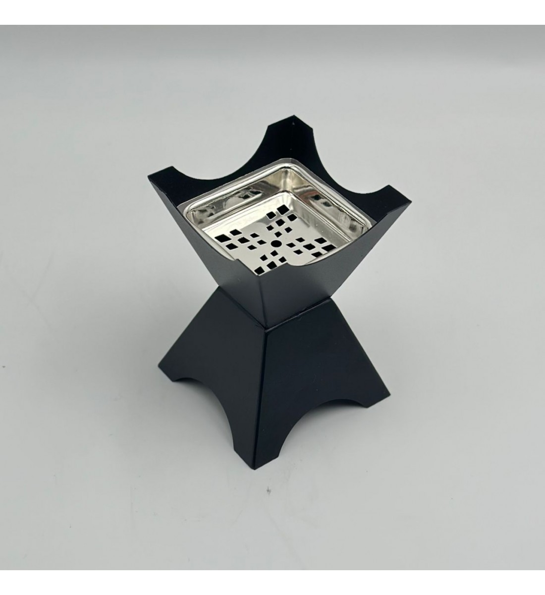 مبخرة بتصميم أنيق وعصري تضيف لمسة فخامة للمجالس والمساحات الداخلية 8×8×12سم 