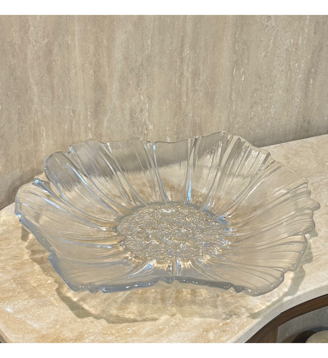 صحن التقديم الزجاجي مصمم لتقديم الطعام بشكل أنيق وراقي 38×38×8سم 