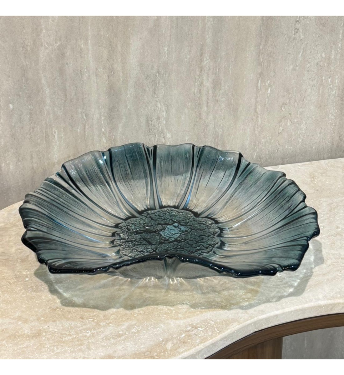 صحن التقديم الزجاجي مصمم لتقديم الطعام بشكل أنيق وراقي 38×38×8سم 