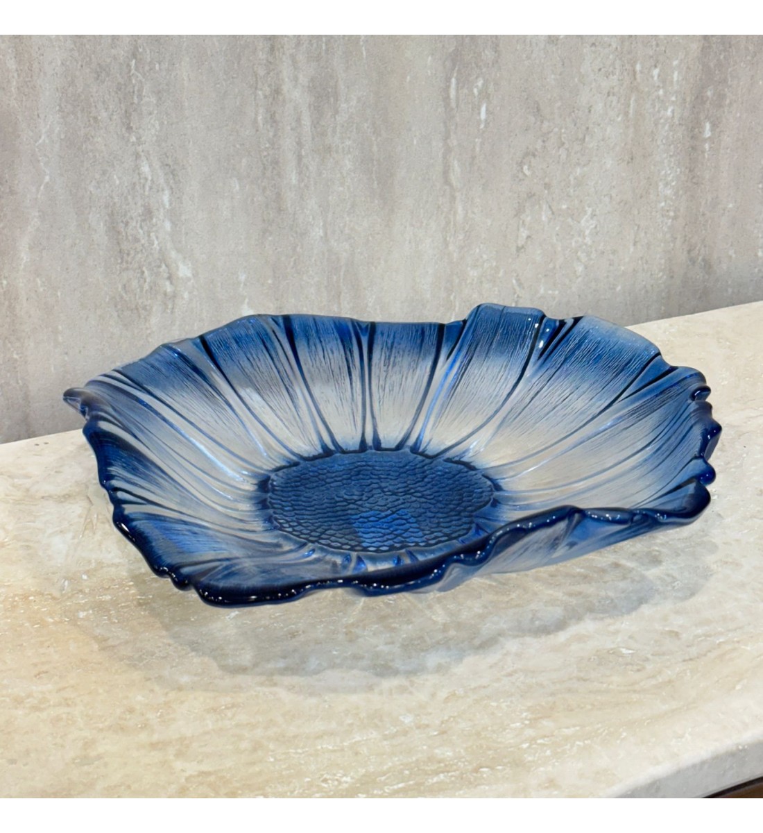 صحن التقديم الزجاجي مصمم لتقديم الطعام بشكل أنيق وراقي 28×28×5سم 