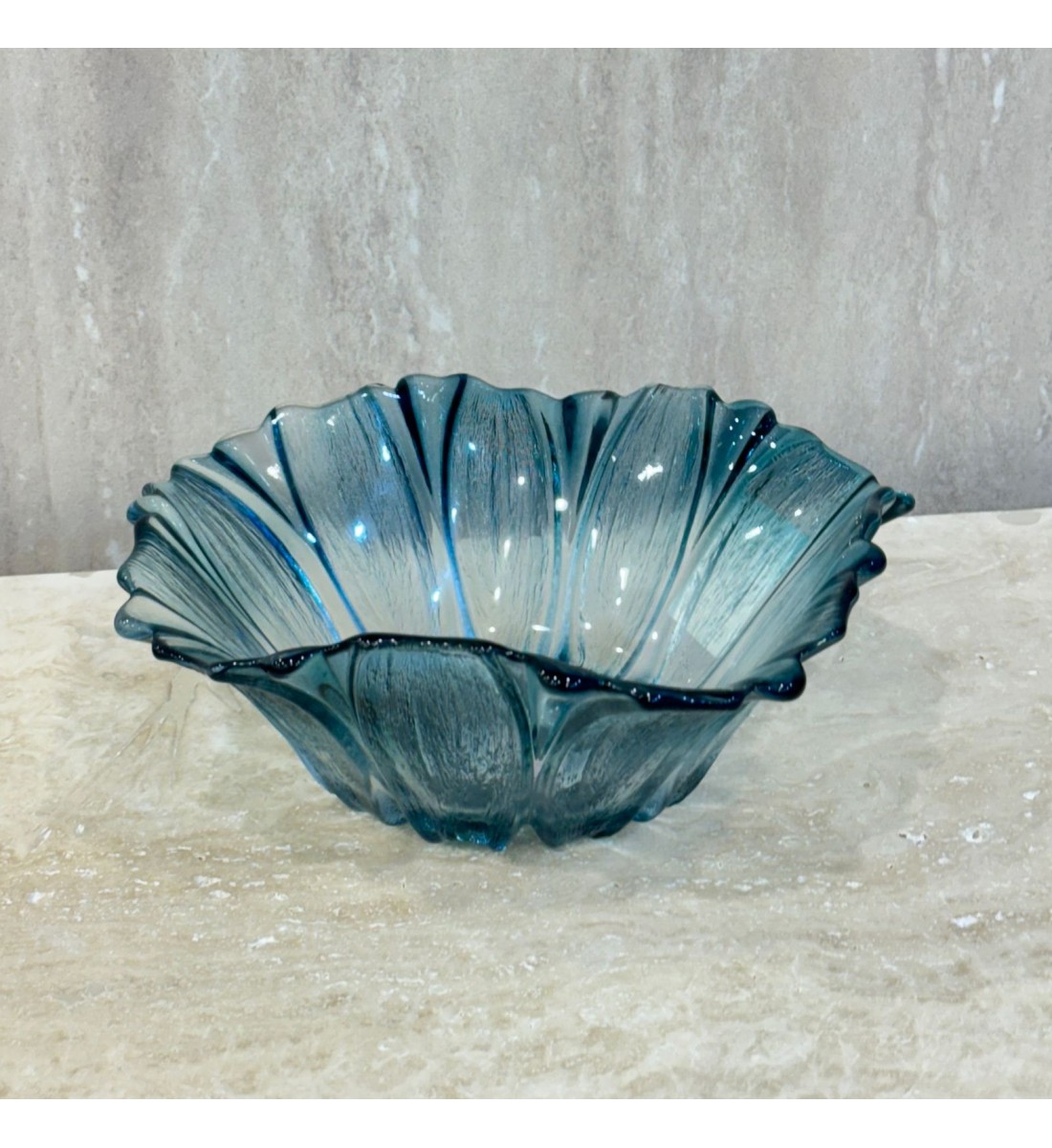 صحن التقديم الزجاجي مصمم لتقديم الطعام بشكل أنيق وراقي 19×19×7سم 