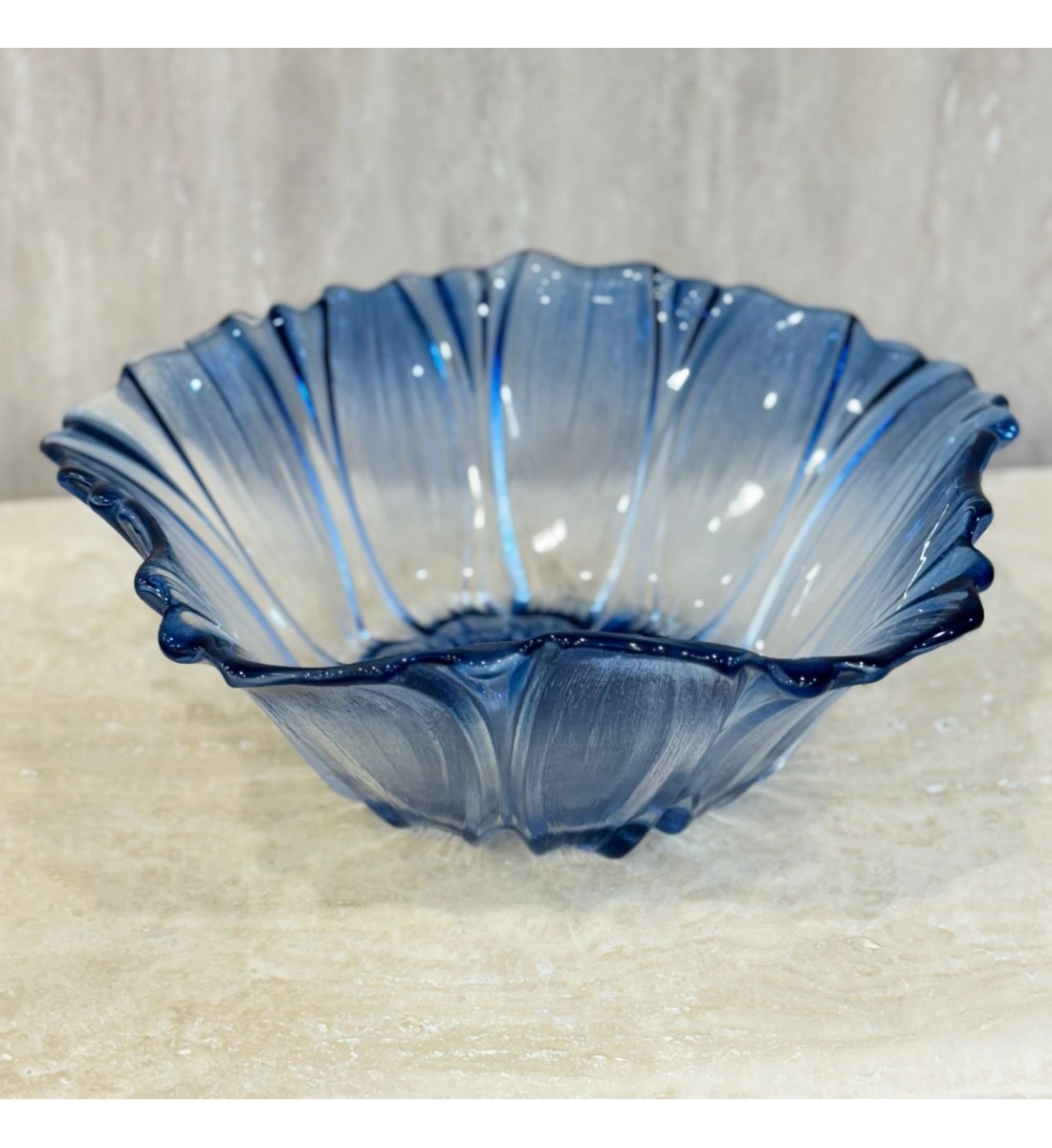 صحن التقديم الزجاجي مصمم لتقديم الطعام بشكل أنيق وراقي28×28×10سم