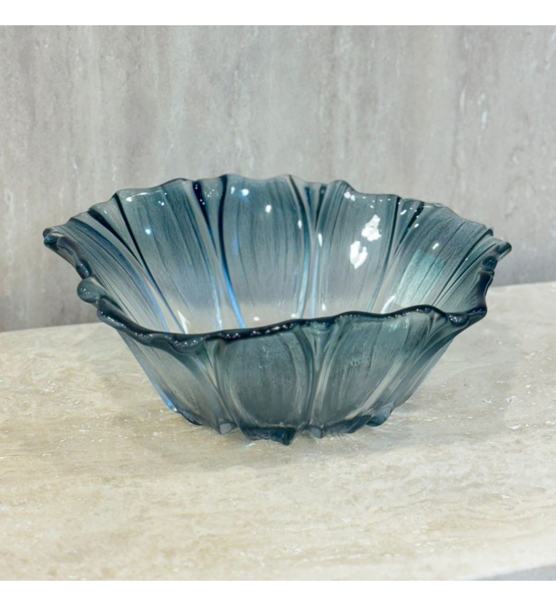 صحن التقديم الزجاجي مصمم لتقديم الطعام بشكل أنيق وراقي28×28×10سم