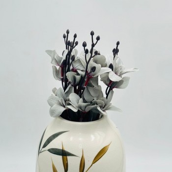 شتلة ورد رمادي