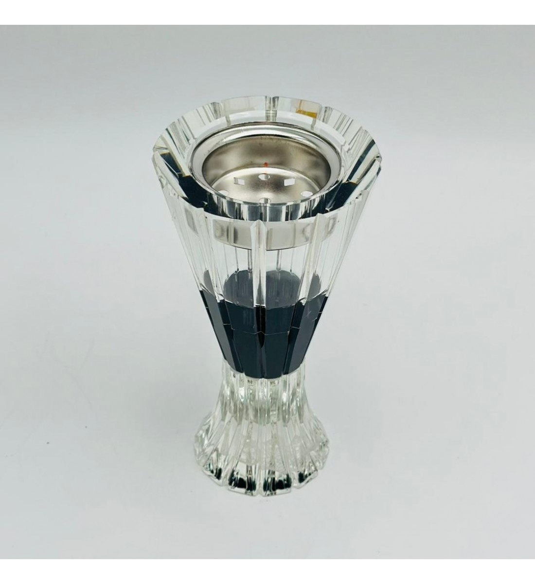 مبخرة بتصميم أنيق وعصري تضيف لمسة فخامة للمجالس والمساحات الداخلية 19×10×10سم 