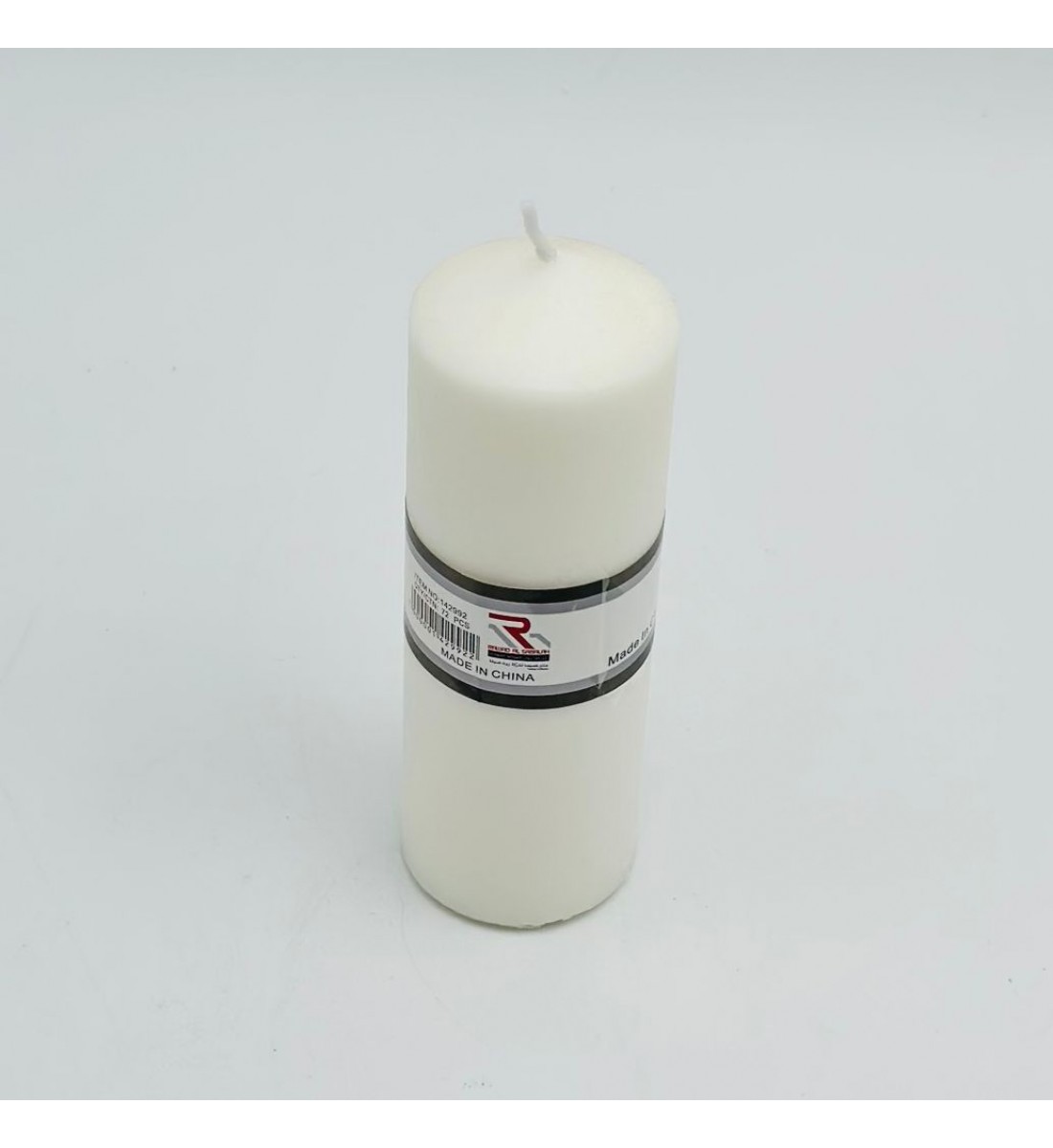 شمع غير معطّرة ابيض 