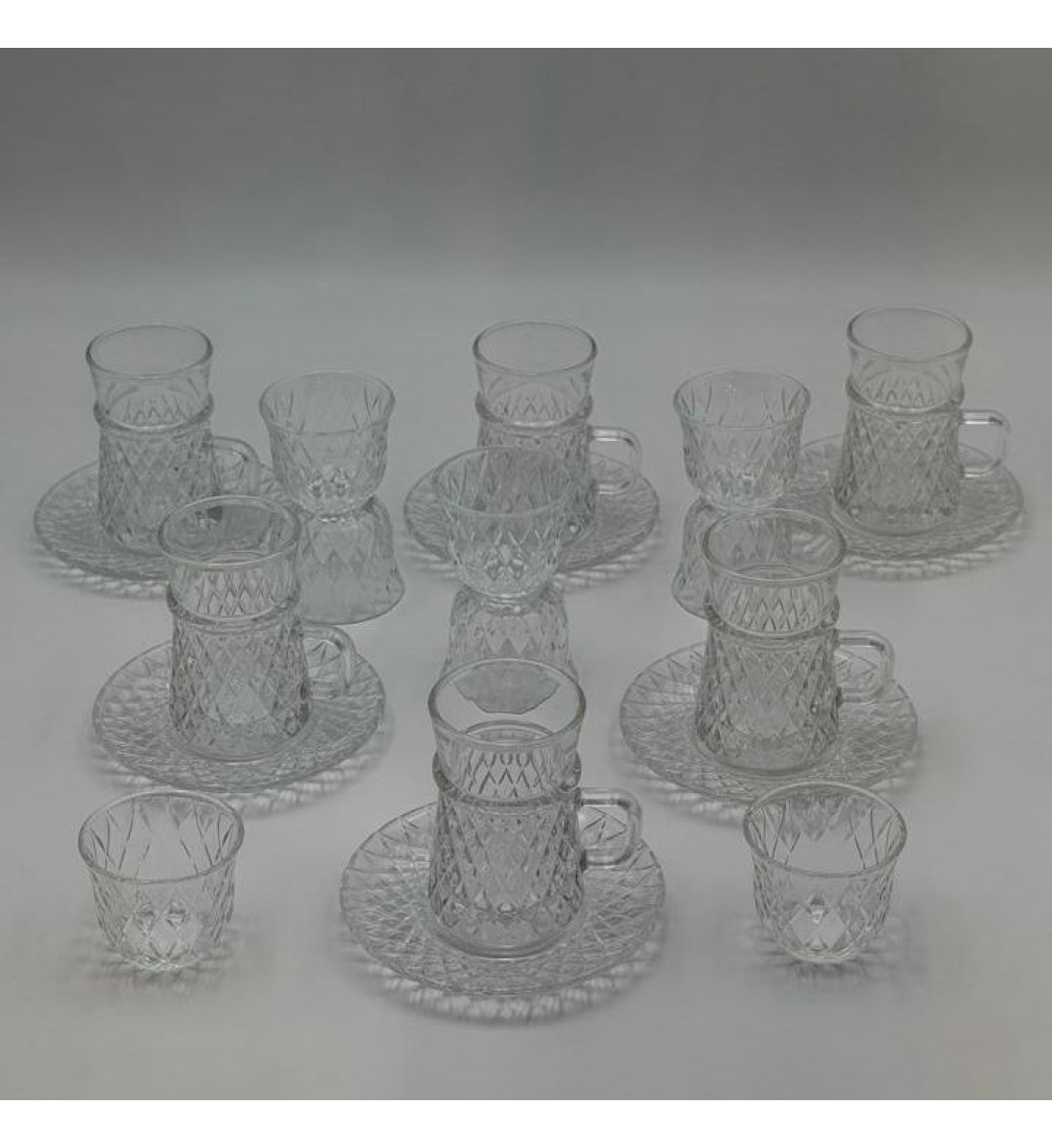 طقم كاسات وفناجين مع الصحن 36قطعه