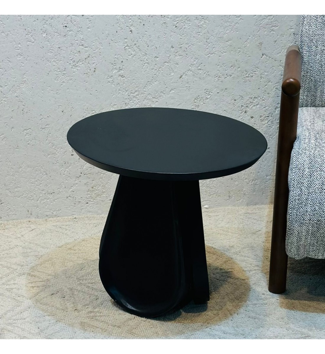 طاولة جانبية بسطح خشب اسود 50×50×45سم 