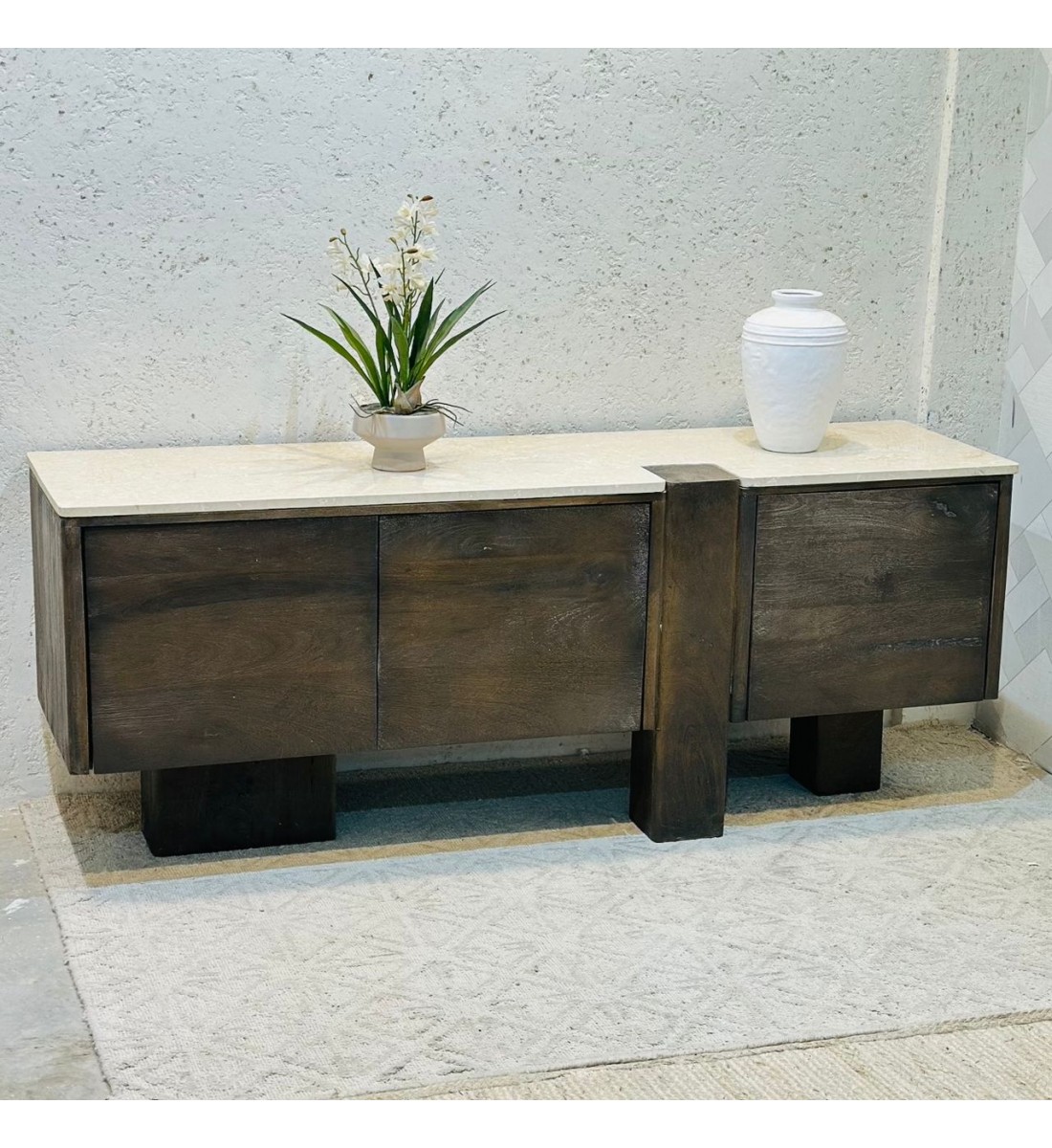 طاولات تلفاز بلازما  تلفاز تصميم انيق خشب هندي سطح رخام 161×45×40سم