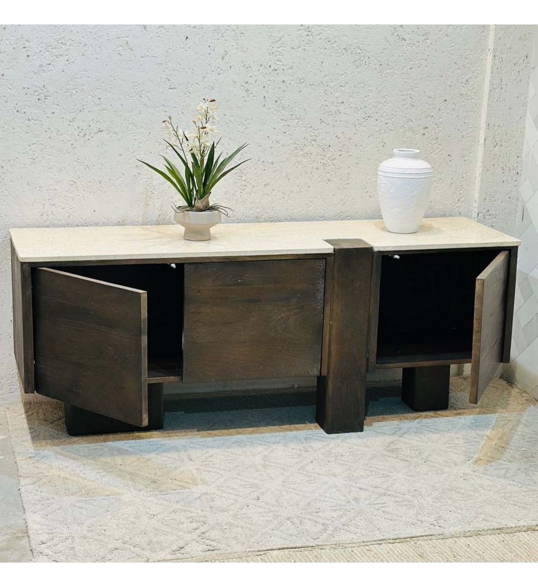 طاولات تلفاز بلازما  تلفاز تصميم انيق خشب هندي سطح رخام 161×45×40سم