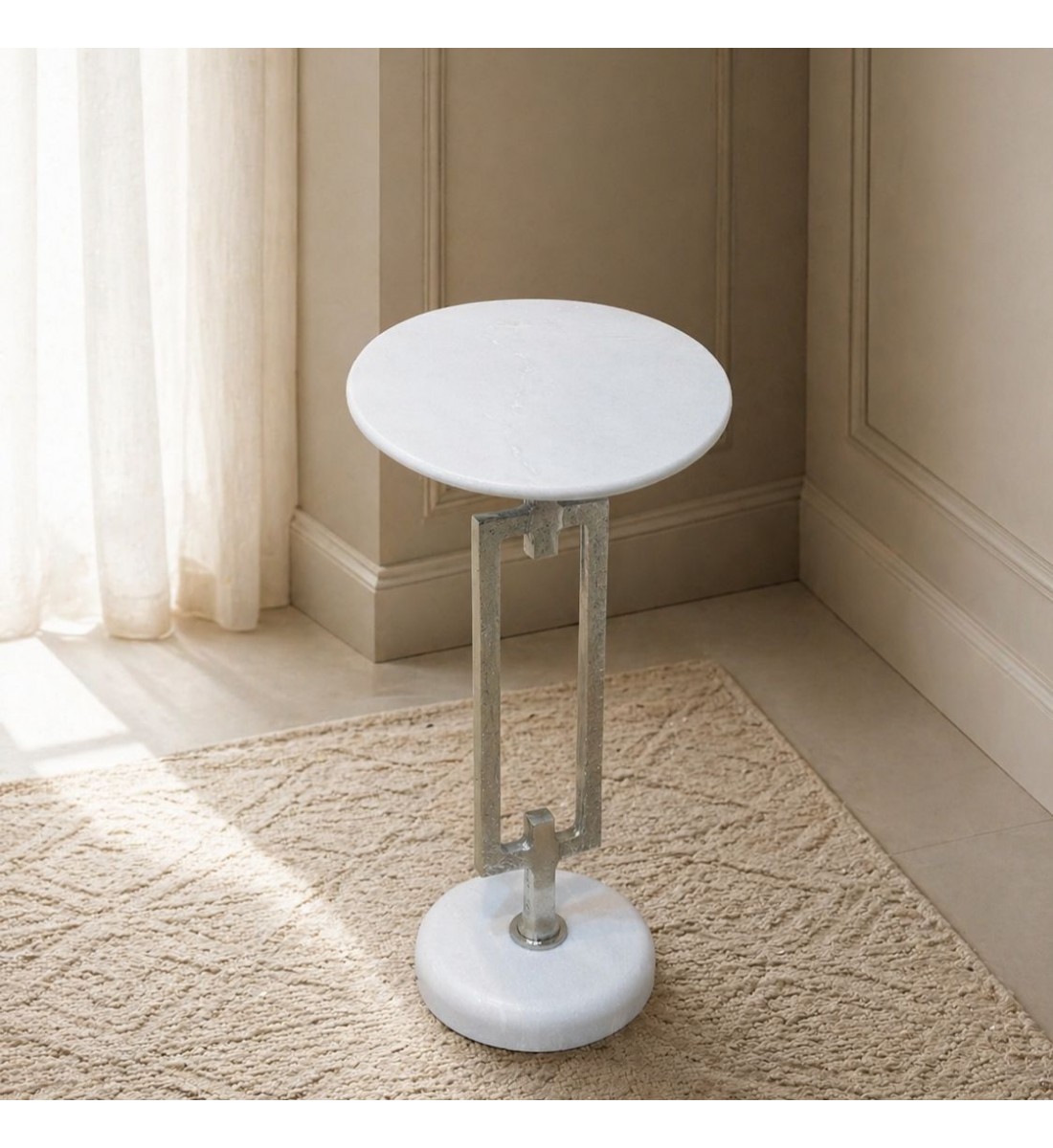 طاولة جانبية فورنيتّا بسطح من الرخام الأصلي ابيض عمود عمود فضي30 ×30×58سم 