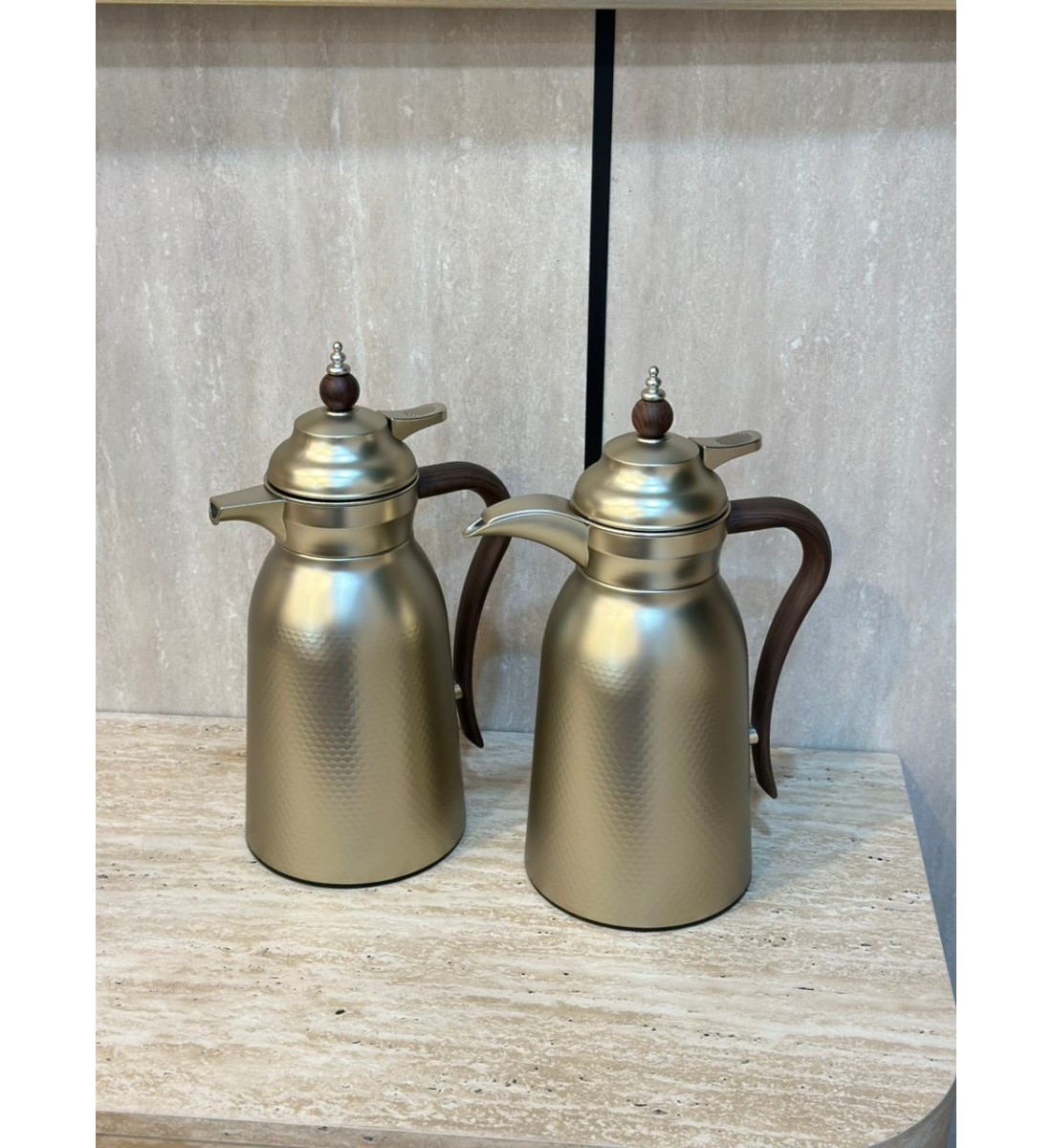 طقم ترمس بتصميم عصري فاخر 2قطع طقم ترمس بتصميم عصري فاخر 2قطع