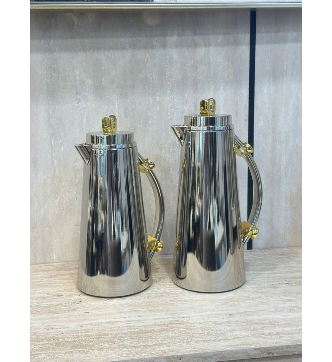 طقم ترمس بتصميم عصري فاخر 2قطع طقم ترمس بتصميم عصري فاخر 2قطع