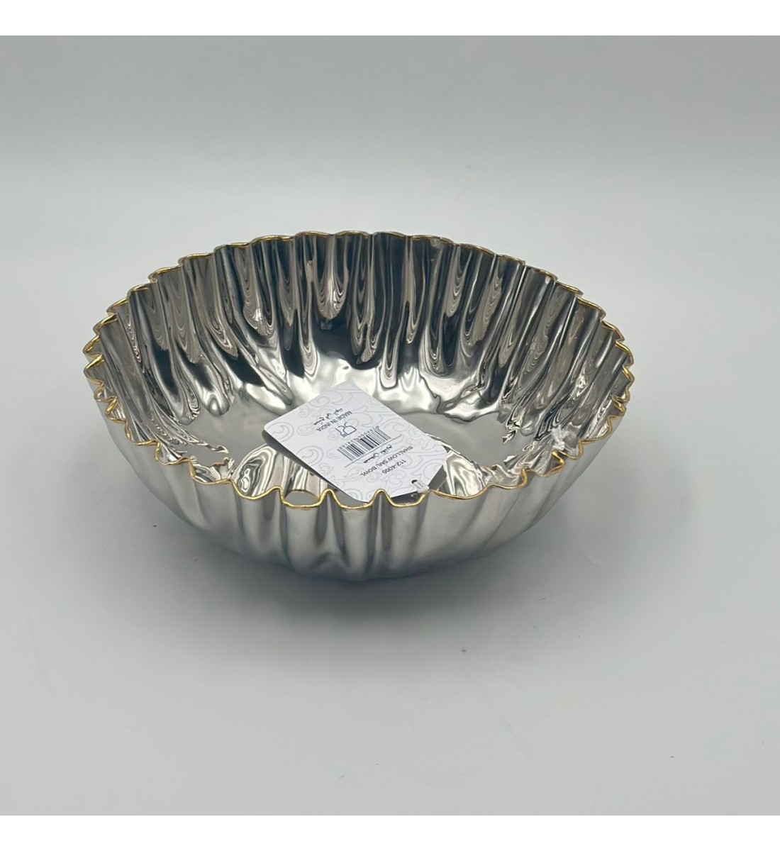 وعاء تقديم فاخر بتصميم دائري عميق، مصنوع من معدن 23×23×7سم وعاء تقديم فاخر بتصميم دائري عميق، مصنوع من معدن 23×23×7سم