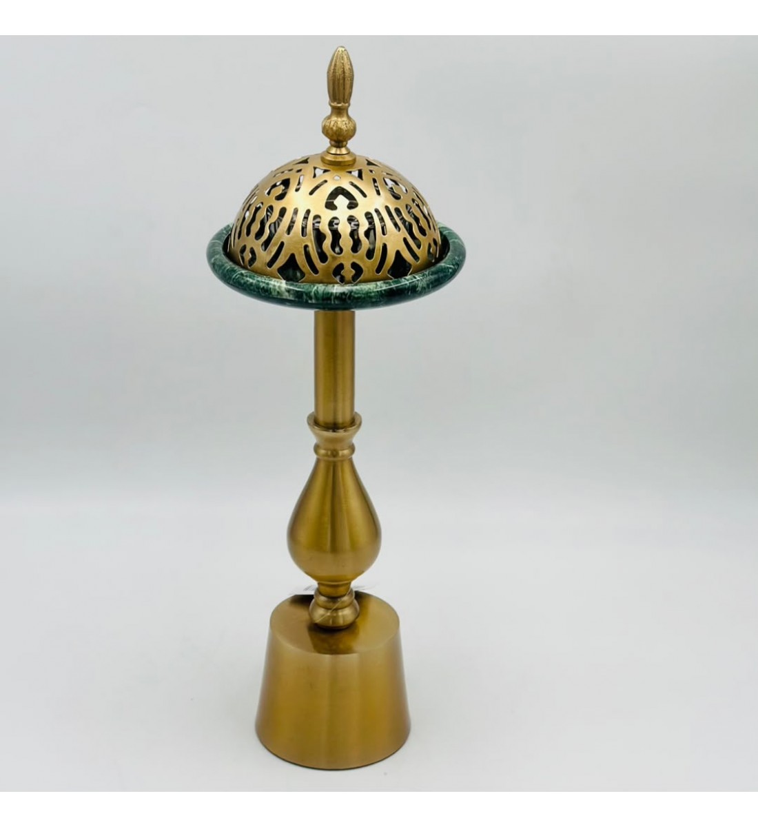 مبخرة معدنية فاخرة بتصميم كلاسيكي أنيق، تأتي بلون ذهبي مطفي،48×17×17سم 